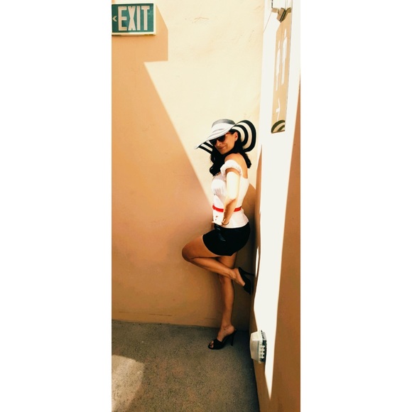 Meet your Posher, Linsey - Picture 2 of 4